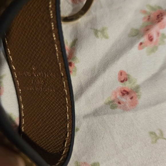 LV Keychain - Picture 9 of 9